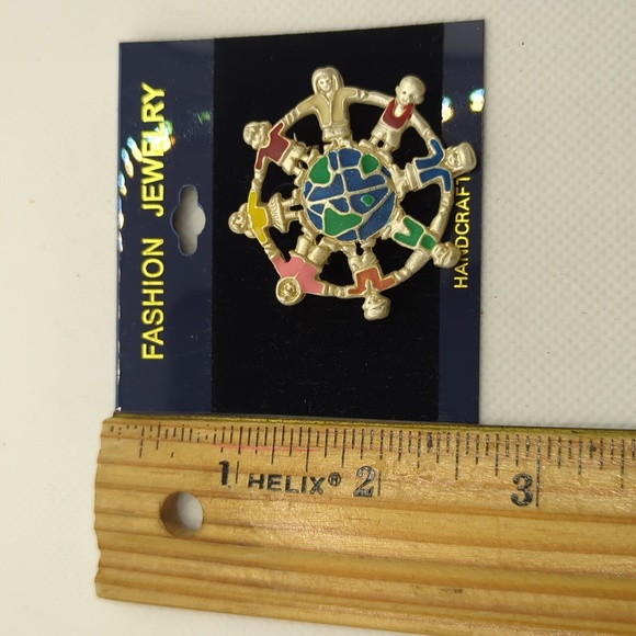 Children Around the World Pin Brooch - Picture 4 of 4